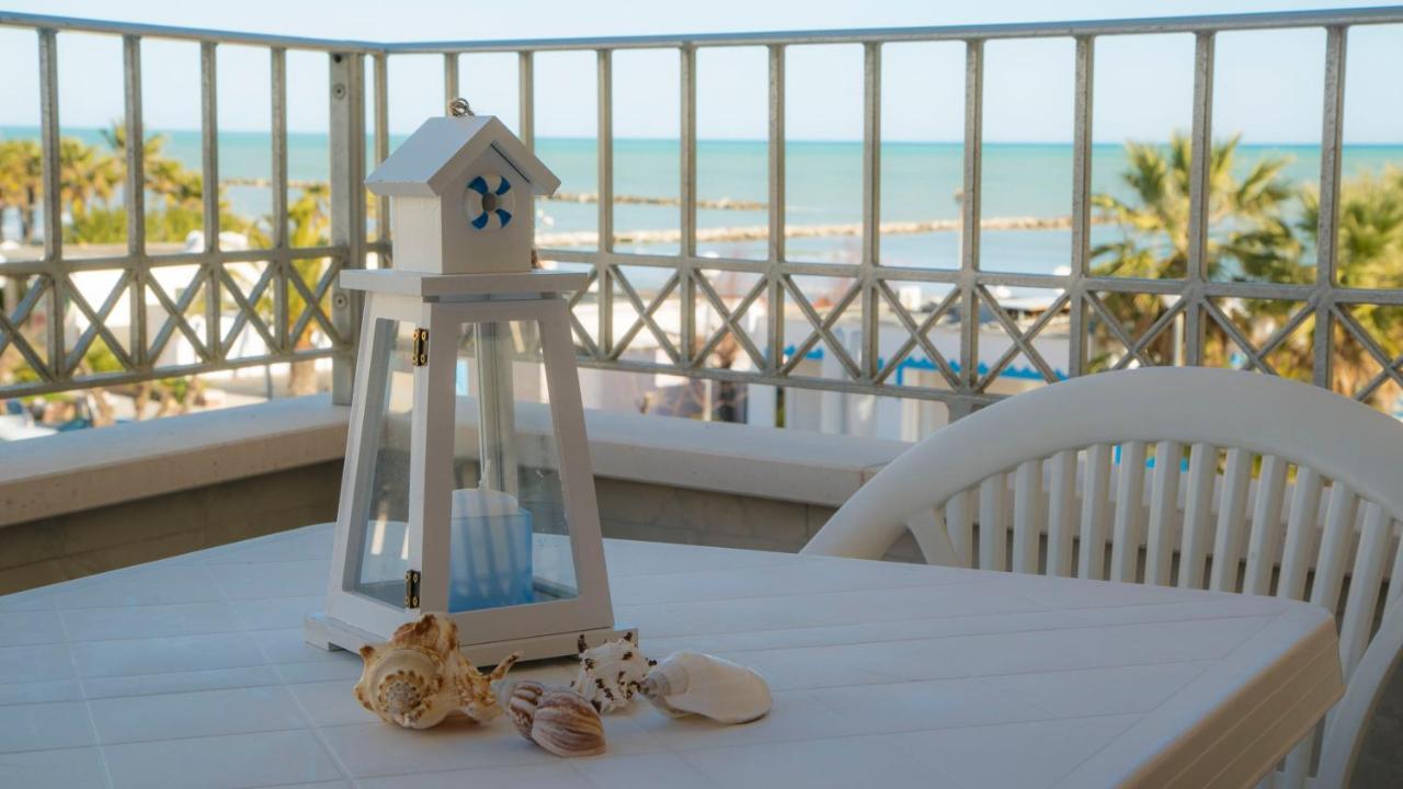I Suoni Del Mare Apartment Porto San Giorgio Bagian luar foto
