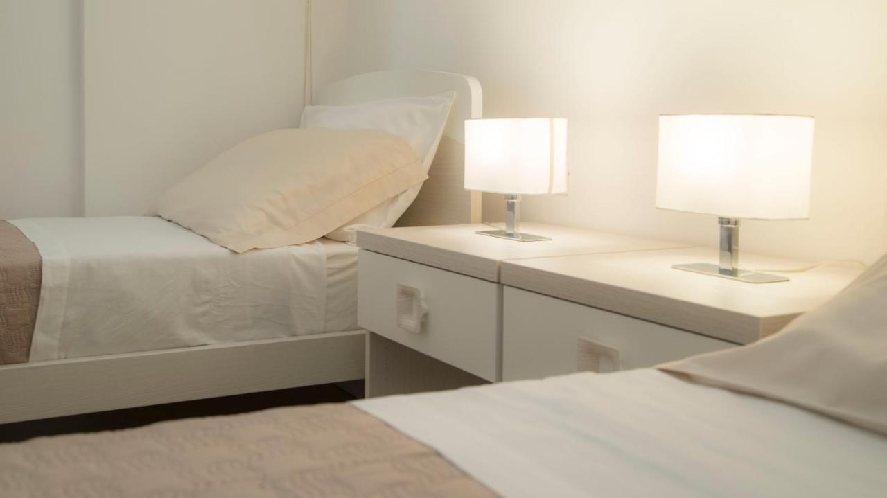 I Suoni Del Mare Apartment Porto San Giorgio Bagian luar foto