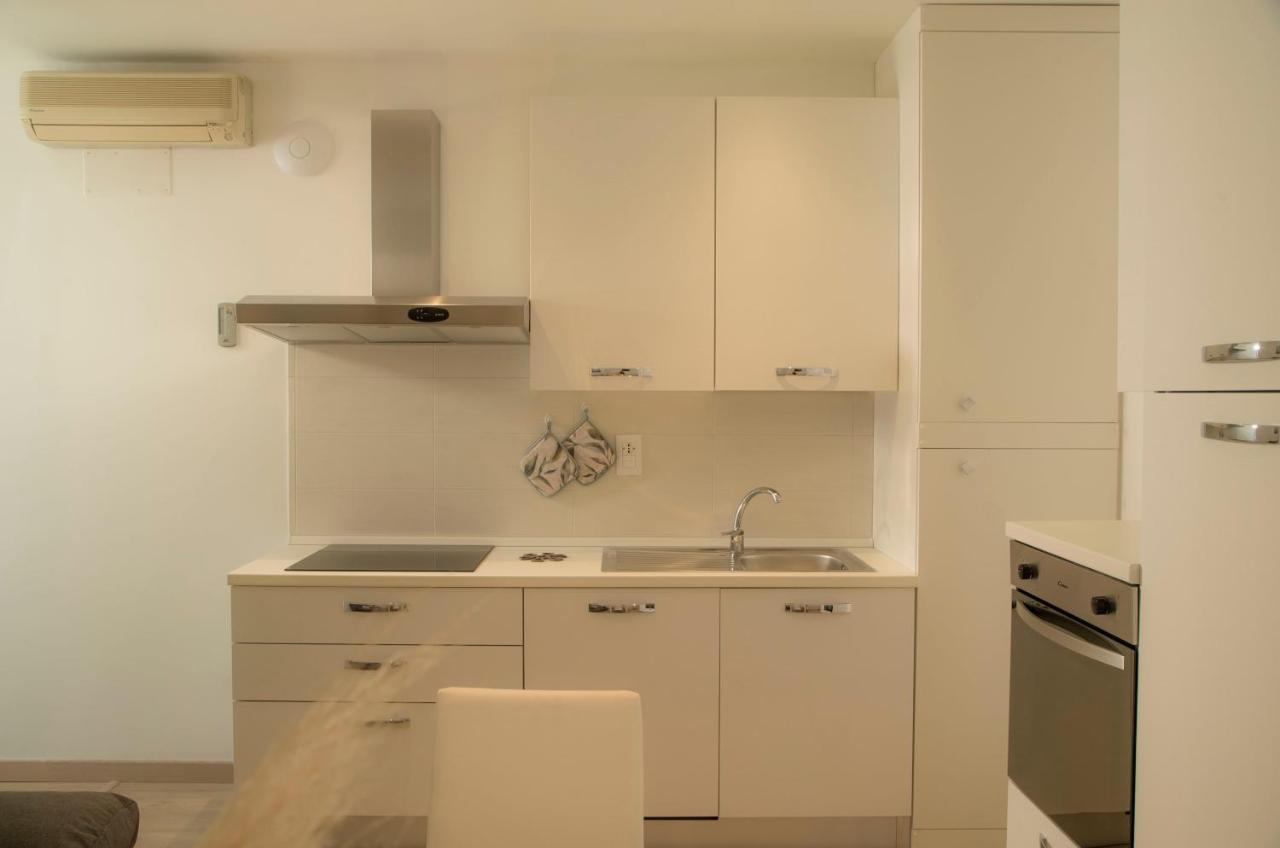 I Suoni Del Mare Apartment Porto San Giorgio Bagian luar foto