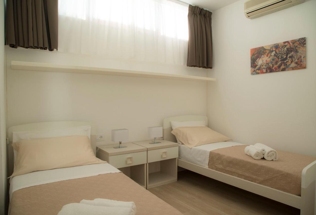 I Suoni Del Mare Apartment Porto San Giorgio Bagian luar foto