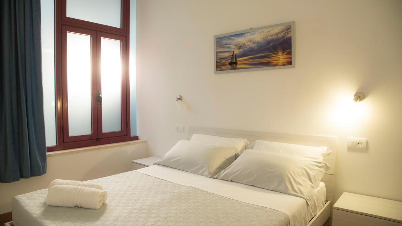 I Suoni Del Mare Apartment Porto San Giorgio Bagian luar foto