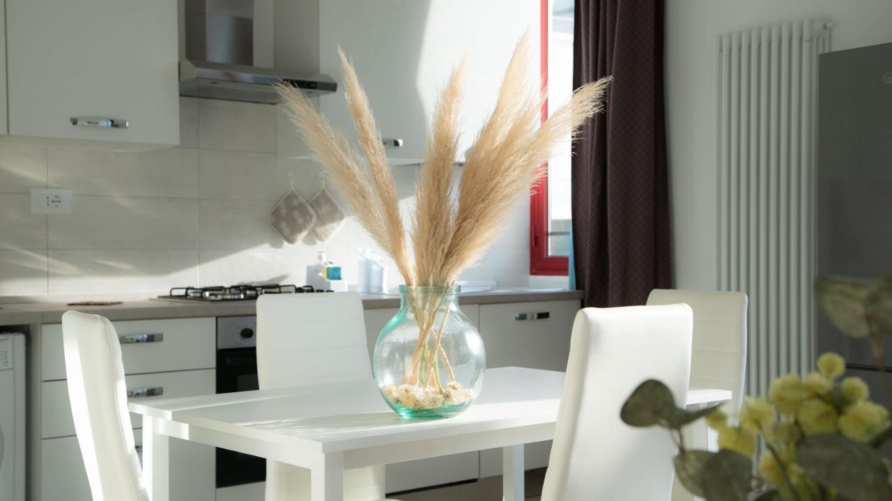 I Suoni Del Mare Apartment Porto San Giorgio Bagian luar foto