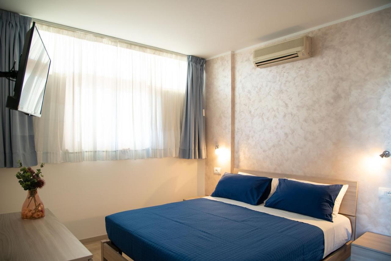 I Suoni Del Mare Apartment Porto San Giorgio Bagian luar foto